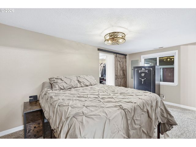 1026 PROSPECT St, Oregon City, OR 97045