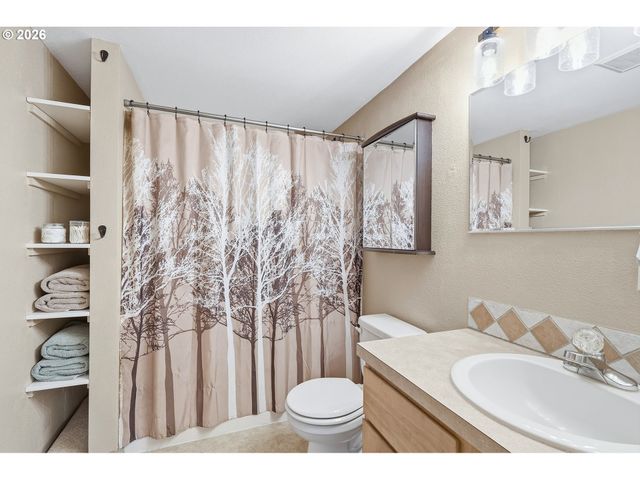 1026 PROSPECT St, Oregon City, OR 97045