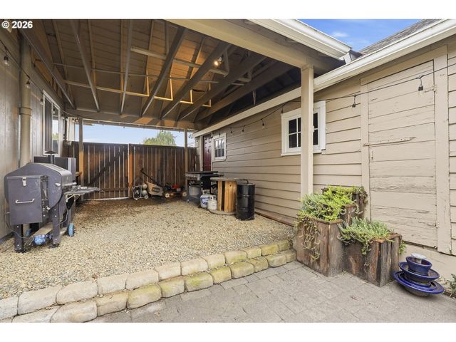 1026 PROSPECT St, Oregon City, OR 97045