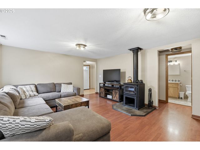 1026 PROSPECT St, Oregon City, OR 97045