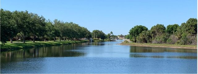 7677 BERGAMO AVENUE, Sarasota, FL 34238