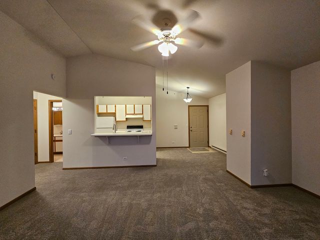 1435 Spring Brook Court 2B, Round Lake Beach, IL 60073