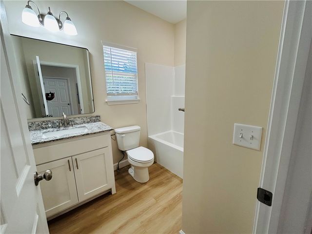 704 E Johnson Avenue A, Springdale, AR 72764