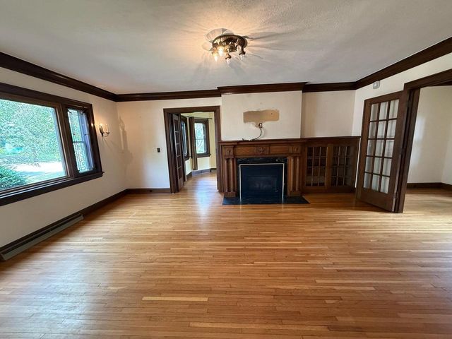 2010 Main STREET, La Crosse, WI 54601