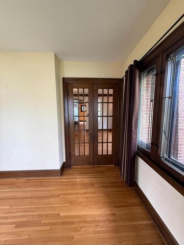 2010 Main STREET, La Crosse, WI 54601