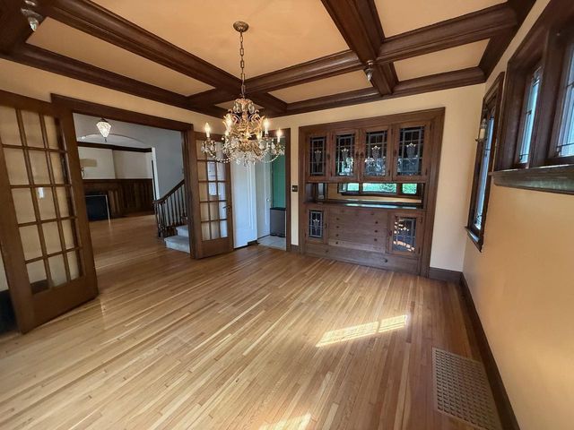 2010 Main STREET, La Crosse, WI 54601