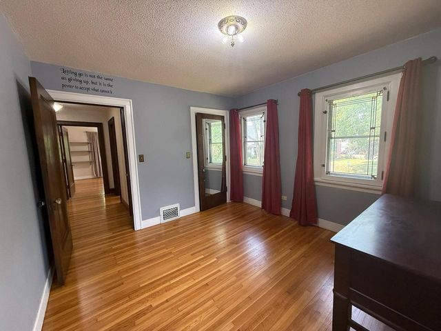 2010 Main STREET, La Crosse, WI 54601