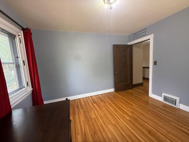 2010 Main STREET, La Crosse, WI 54601