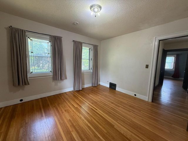 2010 Main STREET, La Crosse, WI 54601