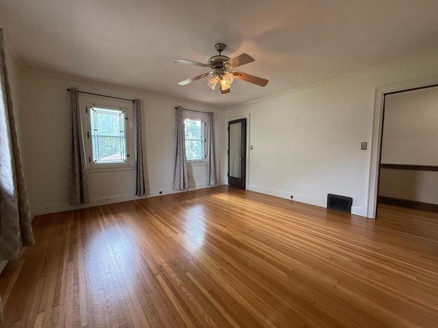 2010 Main STREET, La Crosse, WI 54601