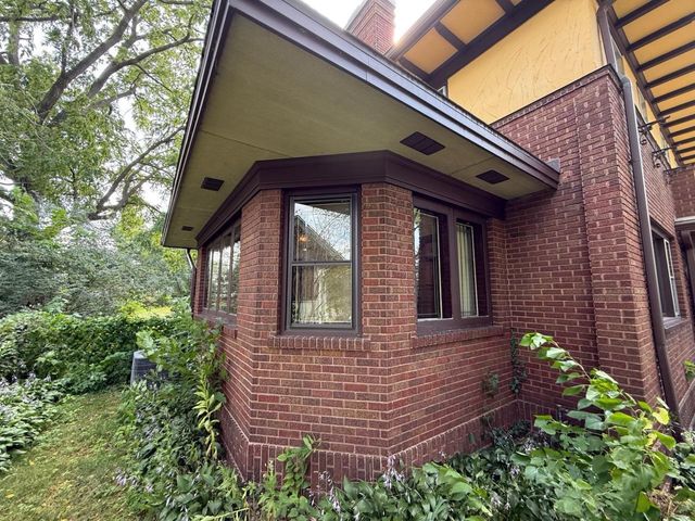 2010 Main STREET, La Crosse, WI 54601