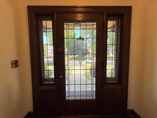 2010 Main STREET, La Crosse, WI 54601