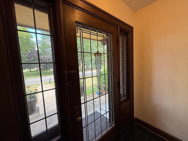 2010 Main STREET, La Crosse, WI 54601