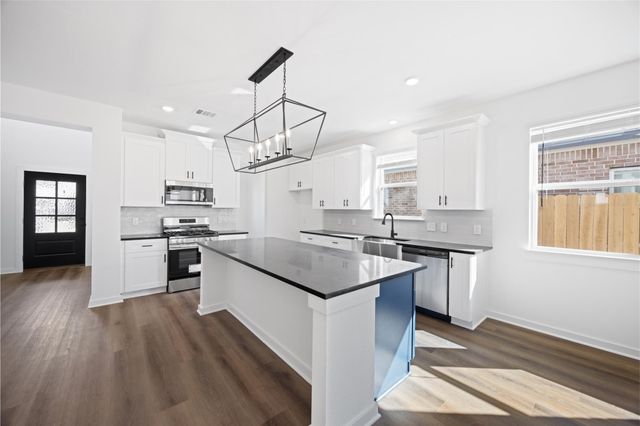 8326 Amethyst Valley Ln, Angleton, TX 77515