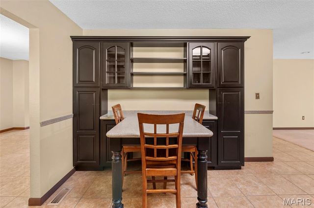 8 Oak Leaf Circle, Collinsville, IL 62234
