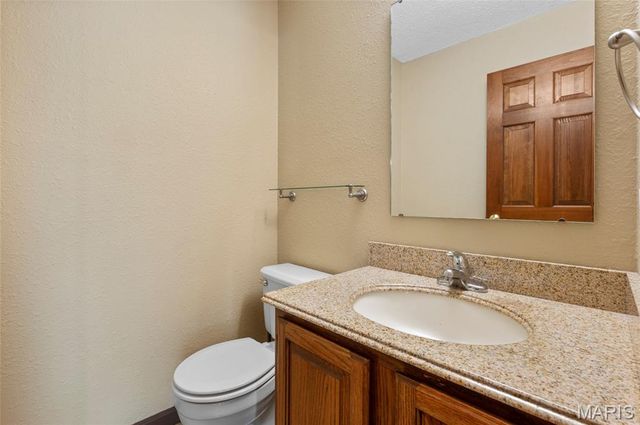 8 Oak Leaf Circle, Collinsville, IL 62234