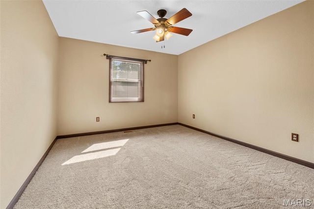 8 Oak Leaf Circle, Collinsville, IL 62234