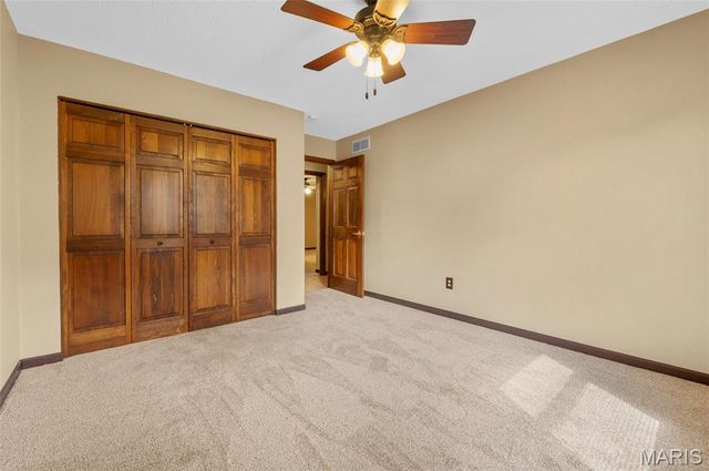 8 Oak Leaf Circle, Collinsville, IL 62234
