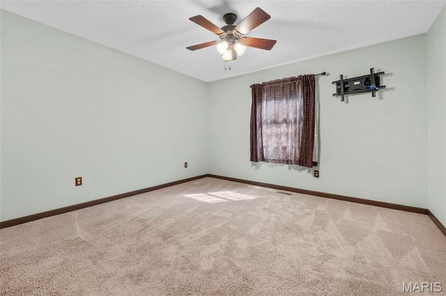 8 Oak Leaf Circle, Collinsville, IL 62234