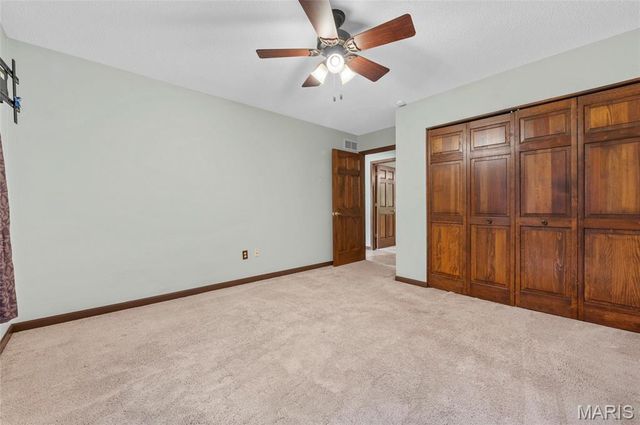 8 Oak Leaf Circle, Collinsville, IL 62234
