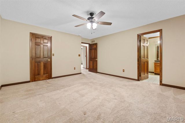 8 Oak Leaf Circle, Collinsville, IL 62234
