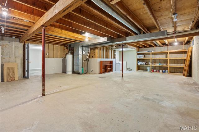 8 Oak Leaf Circle, Collinsville, IL 62234