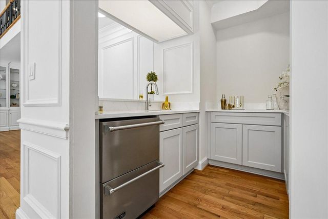 9455 NEWBRIDGE DR, Potomac, MD 20854