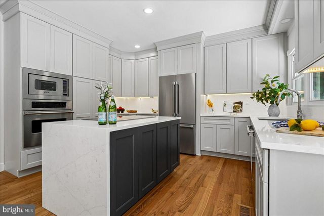 9455 NEWBRIDGE DR, Potomac, MD 20854