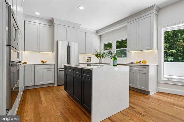 9455 NEWBRIDGE DR, Potomac, MD 20854
