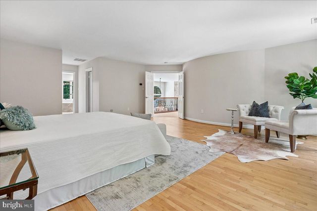 9455 NEWBRIDGE DR, Potomac, MD 20854