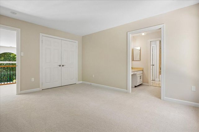 9455 NEWBRIDGE DR, Potomac, MD 20854