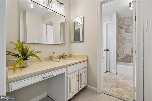 9455 NEWBRIDGE DR, Potomac, MD 20854
