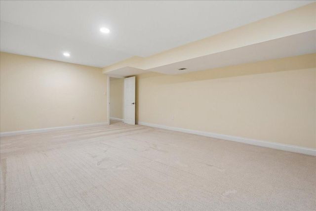 9455 NEWBRIDGE DR, Potomac, MD 20854