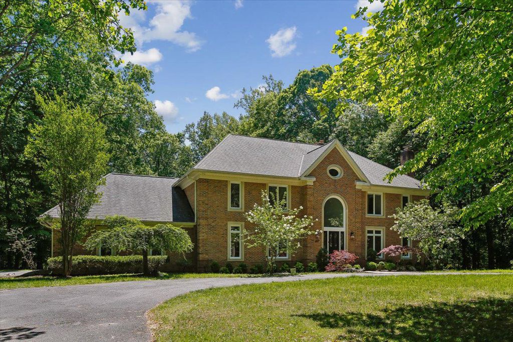 9455 NEWBRIDGE DR, Potomac, MD 20854