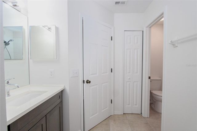 6407 ROSEFINCH COURT 104, Lakewood Ranch, FL 34202