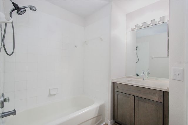 6407 ROSEFINCH COURT 104, Lakewood Ranch, FL 34202