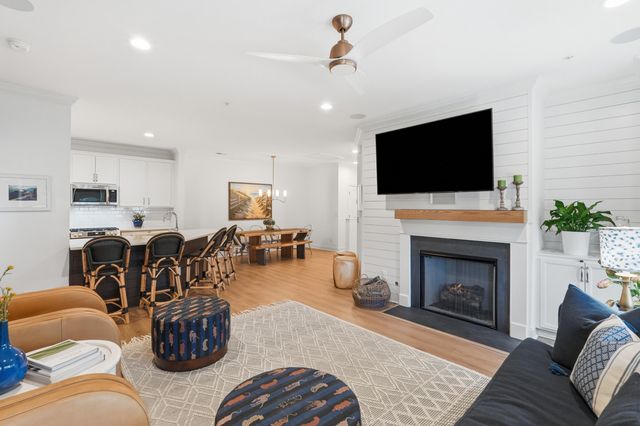 410 Carolina Cherry Court Unit 203, Charleston, SC 29414