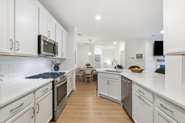 410 Carolina Cherry Court Unit 203, Charleston, SC 29414