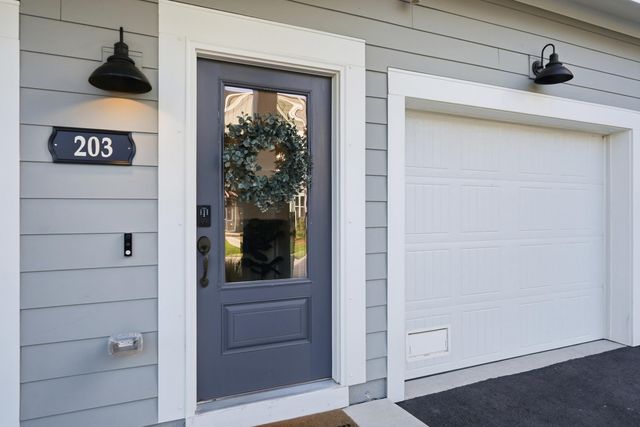 410 Carolina Cherry Court Unit 203, Charleston, SC 29414