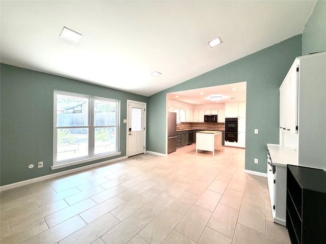 5700 Stage Line Drive, Arlington, TX 76017