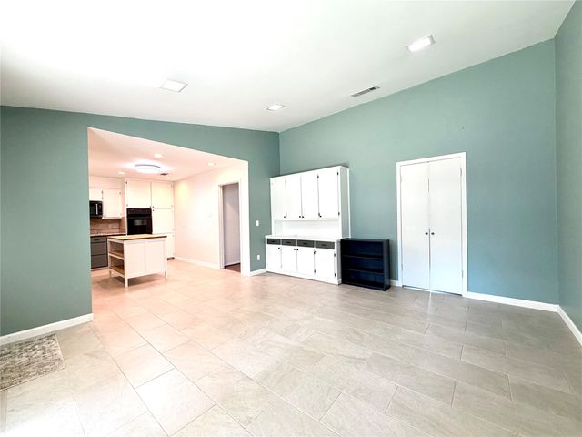 5700 Stage Line Drive, Arlington, TX 76017
