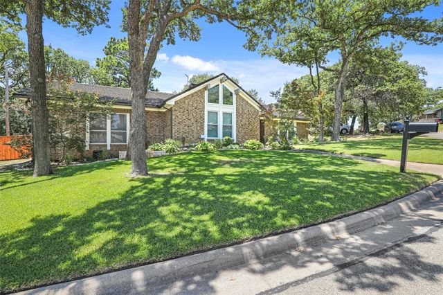 5700 Stage Line Drive, Arlington, TX 76017