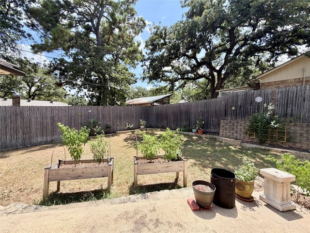 5700 Stage Line Drive, Arlington, TX 76017