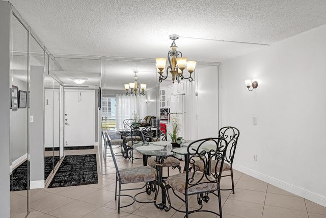 7980 N FRENCH Drive 3-202, Pembroke Pines, FL 33024