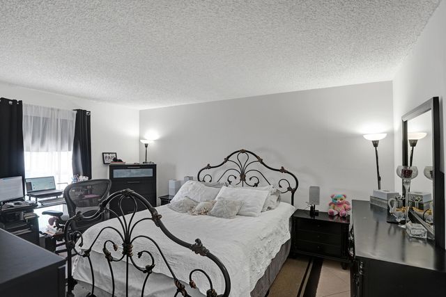 7980 N FRENCH Drive 3-202, Pembroke Pines, FL 33024
