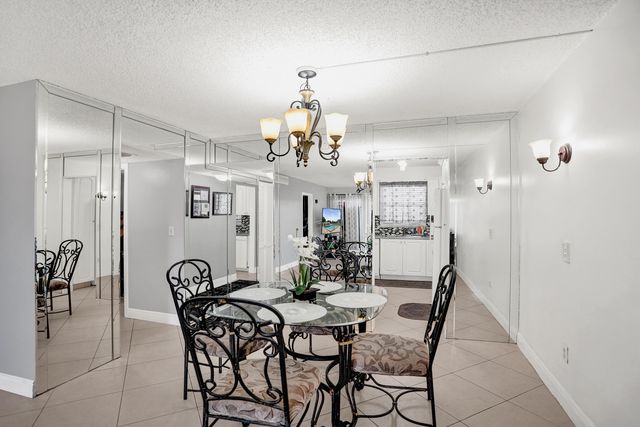 7980 N FRENCH Drive 3-202, Pembroke Pines, FL 33024