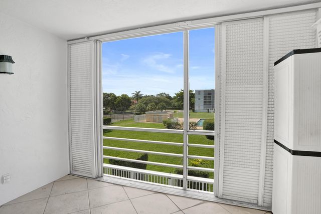 7980 N FRENCH Drive 3-202, Pembroke Pines, FL 33024