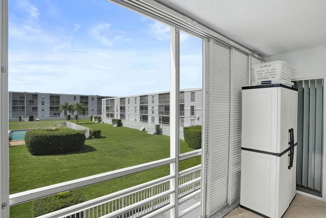 7980 N FRENCH Drive 3-202, Pembroke Pines, FL 33024