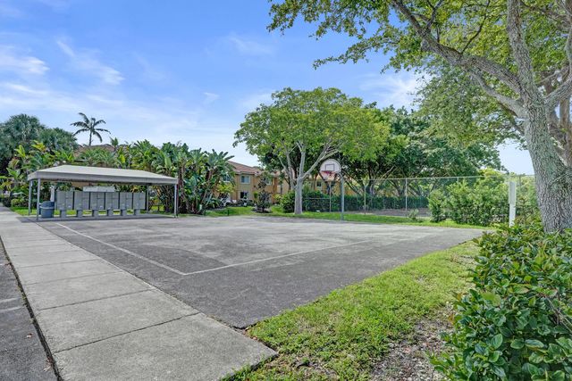 7980 N FRENCH Drive 3-202, Pembroke Pines, FL 33024