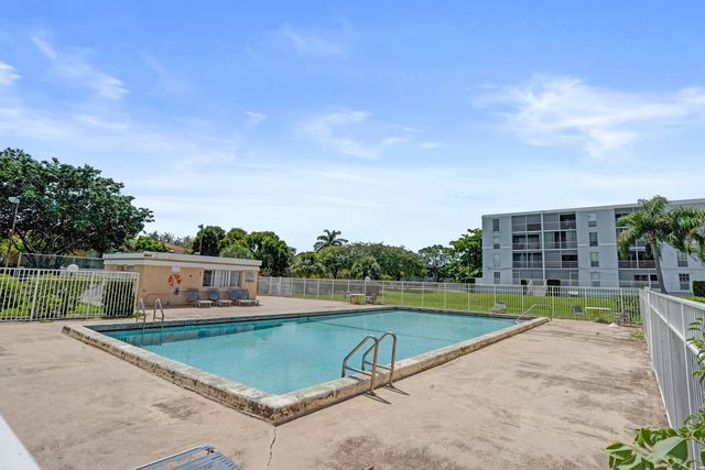 7980 N FRENCH Drive 3-202, Pembroke Pines, FL 33024